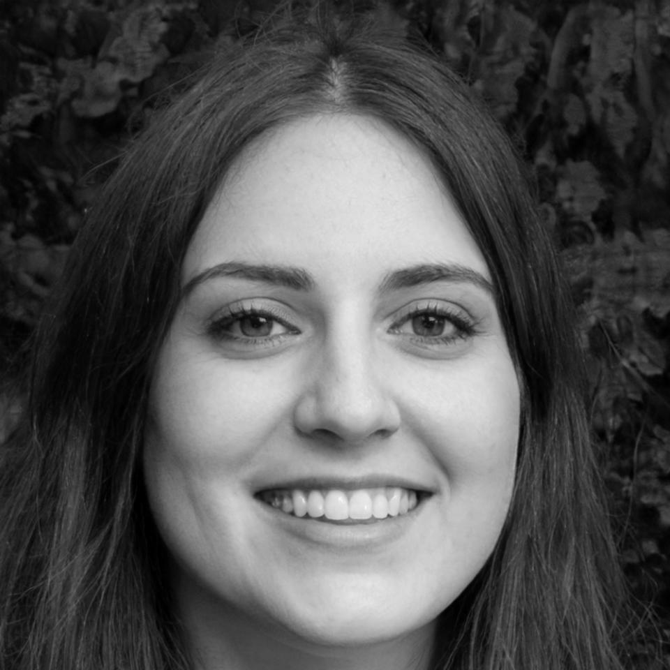 Directora de Desarrollo de Producto de damorentolysiax